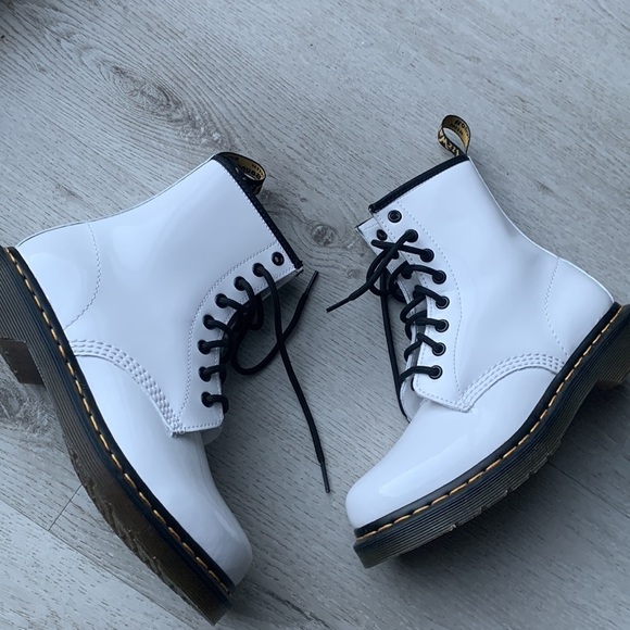 NWOT Dr. Martens‎ White Patent Leather Combat Boots Sz 6 platform lace up main image 4
